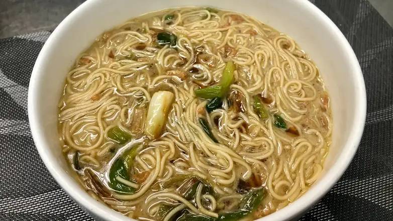447. Simmer Noodles with Dried Shrimp and Scallion Oil 蔥油開洋煨麵